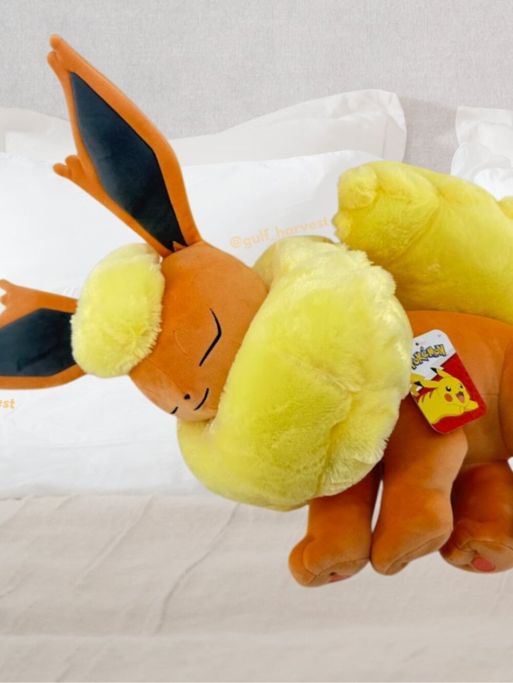 Pokémon Flareon 18" Evolutions Sleeping Plush Buddy by Jazwares - NEW WITH TAGS - Picture 7 of 7